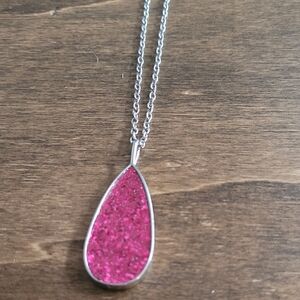 Elegant Pink Teardrop Pendant Necklace With Earrings